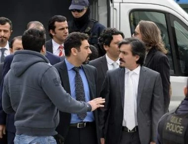 Αλιβιζάτος και Τσακυράκης στο πλευρό των 8 Τούρκων στρατιωτικών για τη νομική τους υπεράσπιση